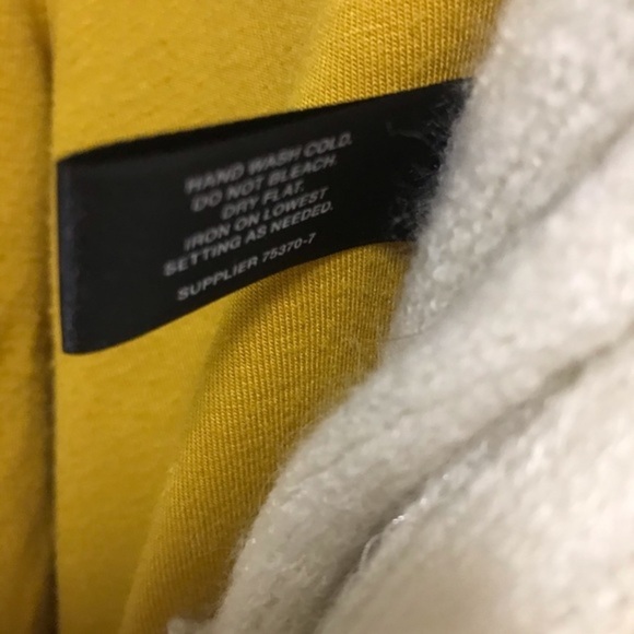 🔥3/$15🔥 Mixit‎ off-white scarf - Picture 5 of 5